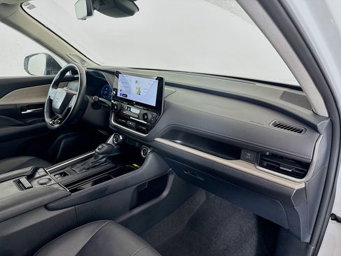 Used 2024 Toyota Grand Highlander Limited image 28