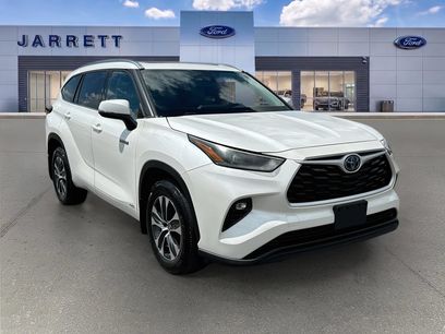 Used 2021 Toyota Highlander XLE