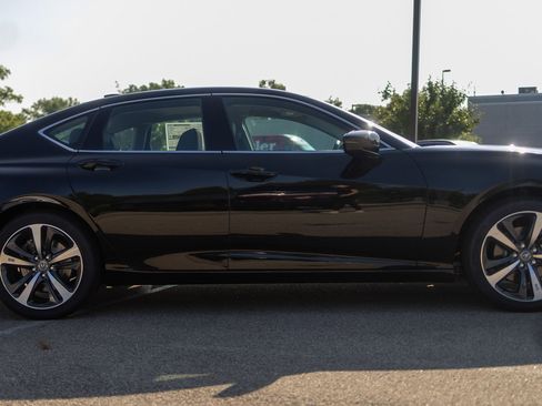 New 2025 Acura TLX w/ Technology Package image 2