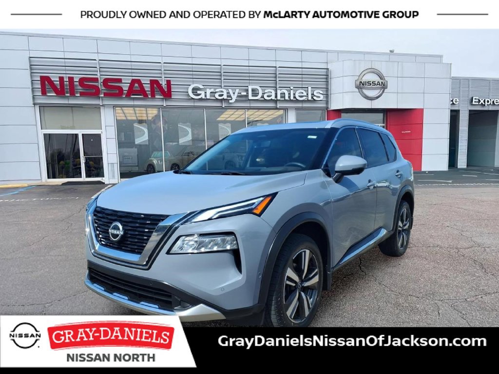 Used 2023 Nissan Rogue Platinum w/ Platinum Premium Package FWD image 3