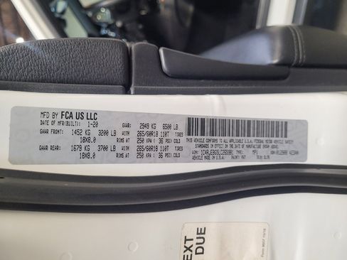 Used 2020 Jeep Grand Cherokee Limited w/ Luxury Group II image 33