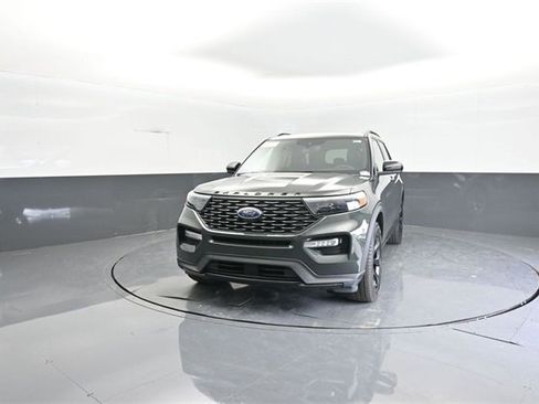 Used 2023 Ford Explorer ST-Line w/ Class IV Trailer Tow Package image 3