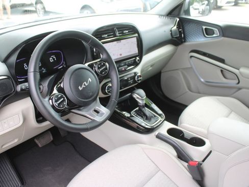 Certified 2024 Kia Soul EX FWD image 21
