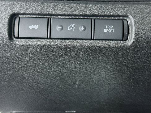 Used 2024 Nissan Altima 2.5 SV image 17