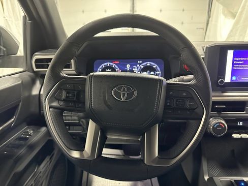 Used 2026 Toyota Tacoma TRD Off-Road AWD/4WD image 18
