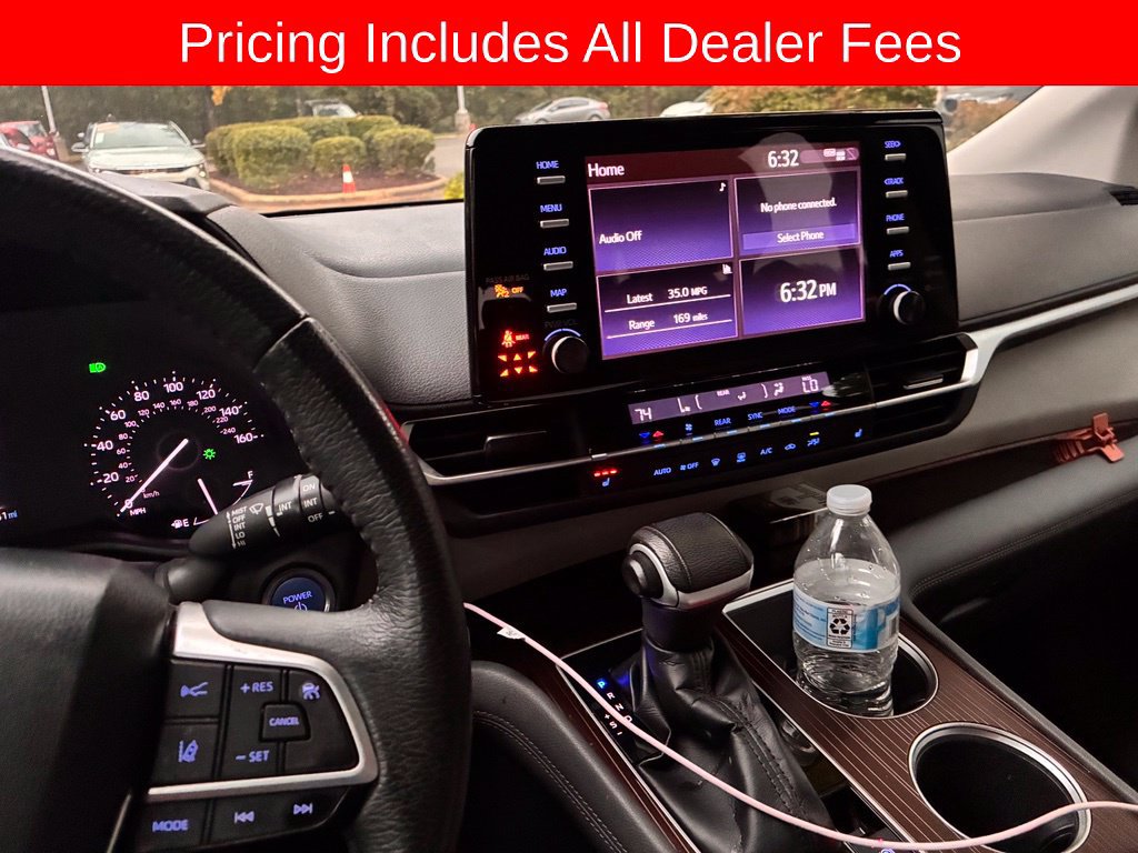 Used 2023 Toyota Sienna XLE FWD image 4
