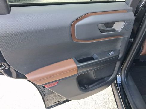 Used 2023 Ford Bronco Sport Outer Banks w/ Tech Package AWD/4WD image 9