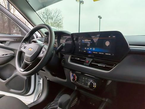 Used 2024 Chevrolet TrailBlazer LT image 27