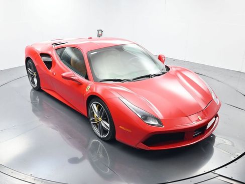 Used 2018 Ferrari 488 GTB RWD image 43
