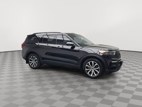 Certified 2023 Ford Explorer ST-Line w/ Class IV Trailer Tow Package image 44