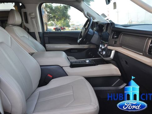 Used 2024 Ford Expedition Limited RWD image 15