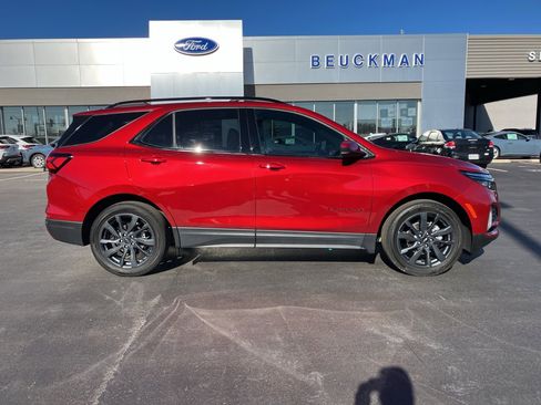 Used 2022 Chevrolet Equinox RS w/ LPO, Floor Liner Package image 10