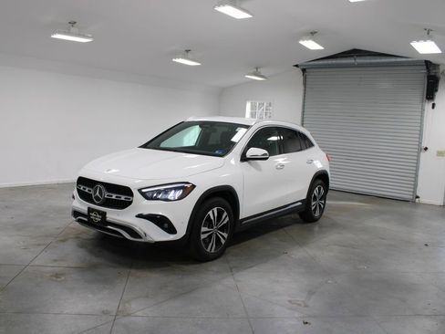 Used 2025 Mercedes-Benz GLA 250 image 4