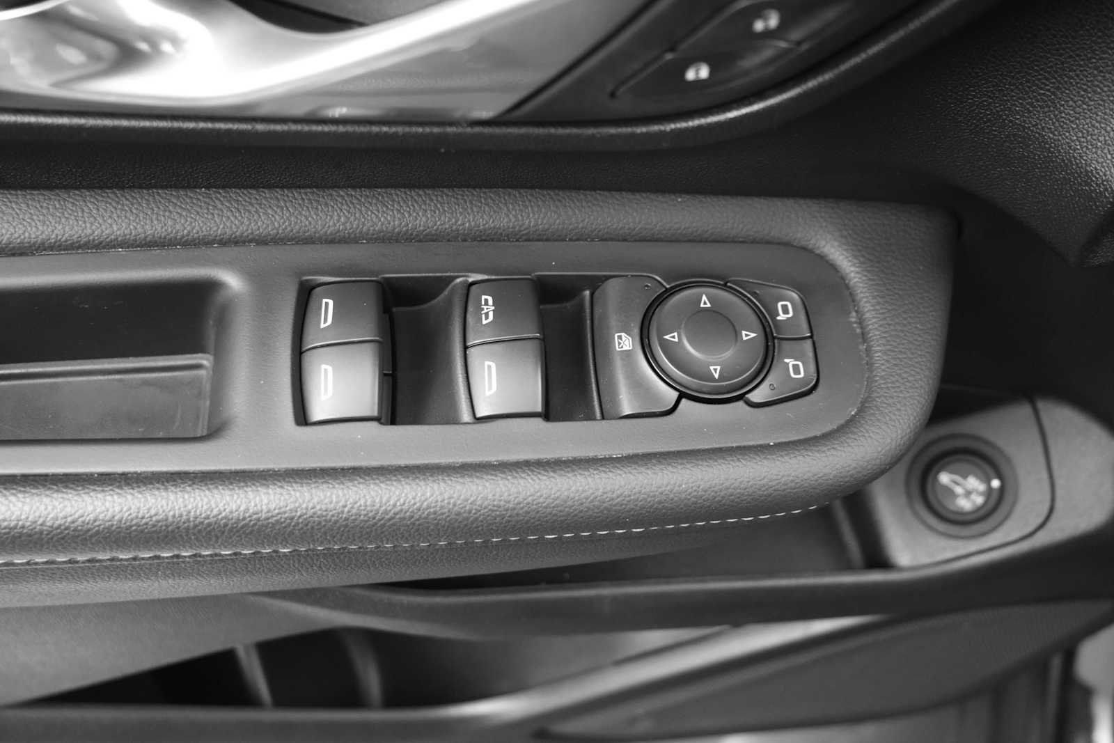 Used 2024 GMC Terrain SLE w/ Driver Convenience Package AWD/4WD image 15