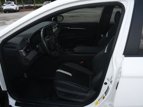 Used 2025 Toyota Camry SE FWD image 7