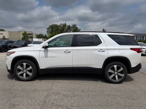 Used 2020 Chevrolet Traverse LT w/ LT Premium Package AWD/4WD image 4