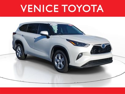 Used 2022 Toyota Highlander LE