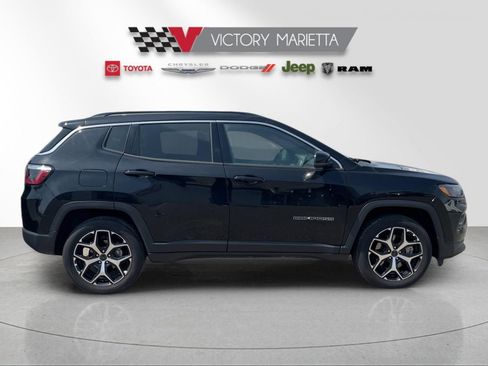 Used 2025 Jeep Compass Limited image 5