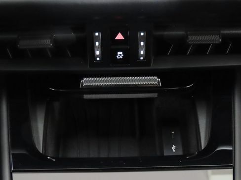 Certified 2025 Porsche Cayenne GTS AWD/4WD image 29