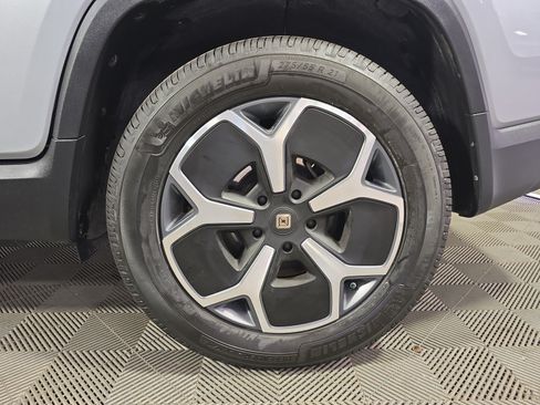 Used 2024 Rivian R1T Adventure AWD/4WD image 10