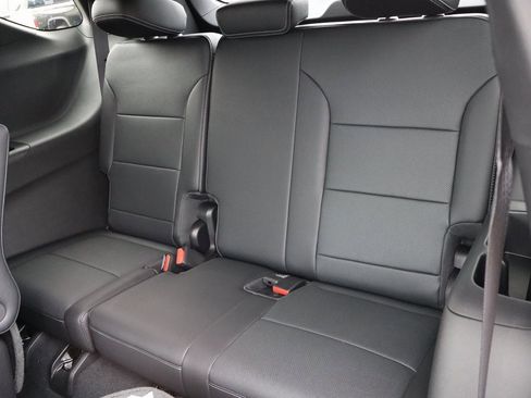 Used 2025 Chevrolet Traverse LT w/ Sun and Wheel Package image 23