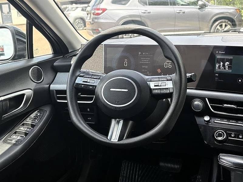 Used 2025 Hyundai Sonata SE FWD image 37