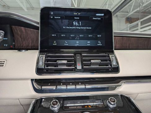 Used 2020 Lincoln Navigator Reserve w/ Luxury Package image 37