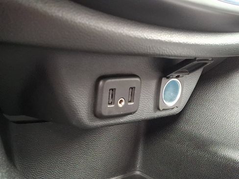 Used 2021 Chevrolet Traverse LT image 24