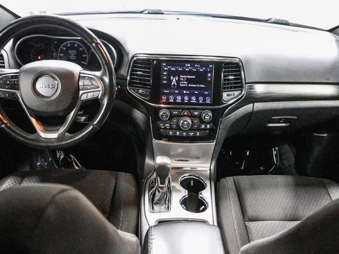 Used 2019 Jeep Grand Cherokee Laredo w/ Security & Convenience Group AWD/4WD image 13