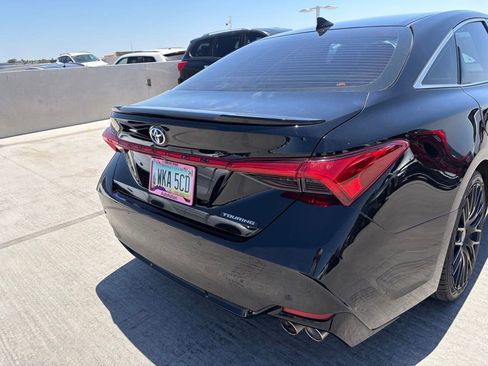 Used 2019 Toyota Avalon Touring w/ Advanced Safety Package FWD image 2