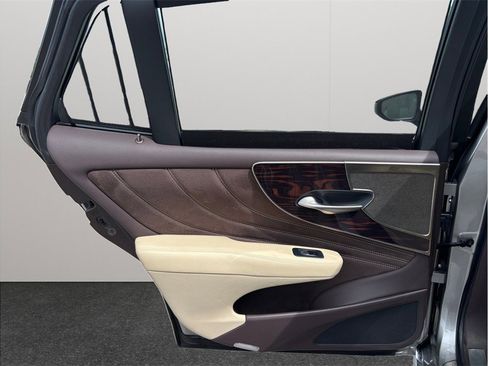 Used 2018 Lexus LS 500 w/ Luxury Package RWD image 41