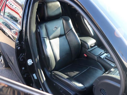 Used 2022 Chrysler 300 S w/ Comfort Group RWD image 14