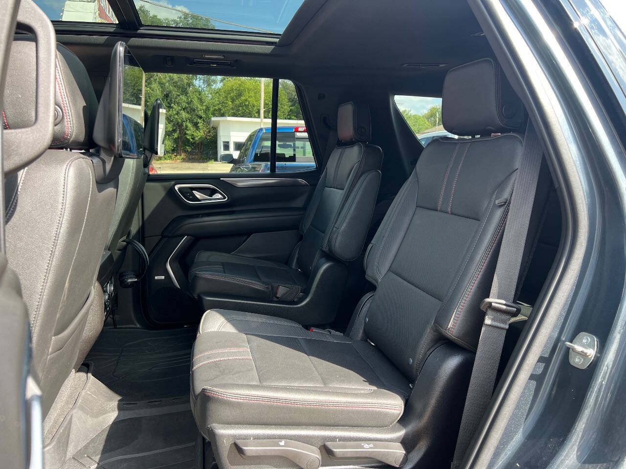 Used 2021 Chevrolet Tahoe RST w/ Luxury Package AWD/4WD image 23