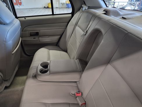 Used 2007 Ford Crown Victoria LX RWD image 16