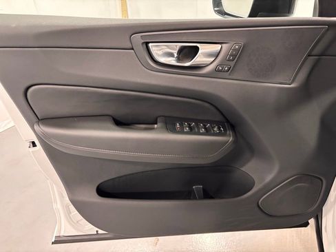 Certified 2025 Volvo XC60 B5 Plus image 15