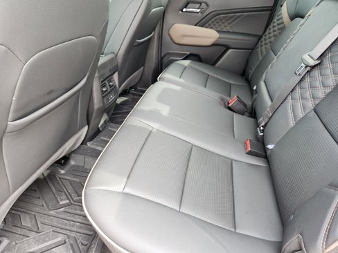 Certified 2025 GMC Canyon Denali image 30