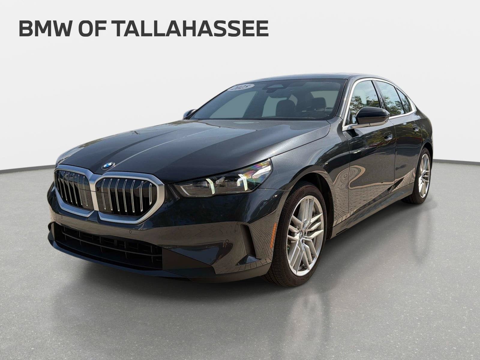 Used 2025 BMW 530i w/ Premium Package RWD image 1
