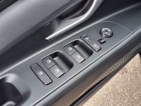 Used 2025 Hyundai Elantra Hybrid FWD image 4