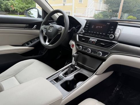 Used 2018 Honda Accord LX image 19
