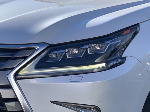 Used 2017 Lexus LX 570 4WD image 6