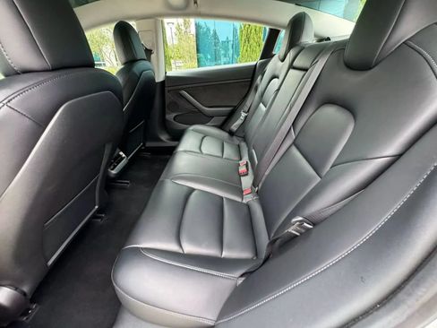 Used 2023 Tesla Model 3 Standard Range RWD image 9