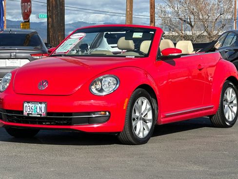 Used 2014 Volkswagen Beetle TDI image 9