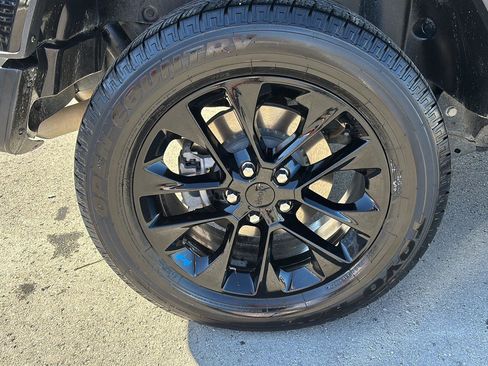 Used 2023 Jeep Wrangler Sahara image 11