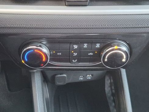 Used 2025 Chevrolet TrailBlazer LT image 16