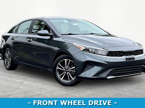 Used 2023 Kia Forte LXS w/ LXS Technology Package FWD image 3