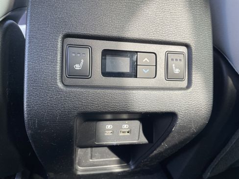 Used 2023 Mitsubishi Outlander SEL image 16