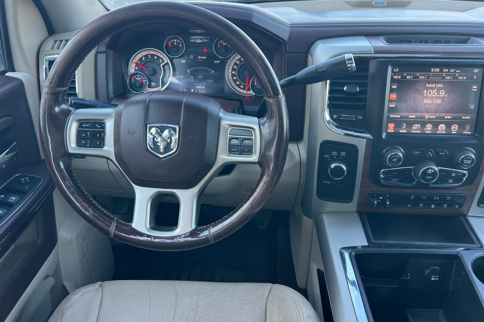 Used 2014 RAM 3500 Laramie w/ Convenience Group AWD/4WD image 15