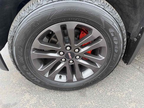 Used 2019 GMC Canyon SLE w/ Elevation Edition image 8