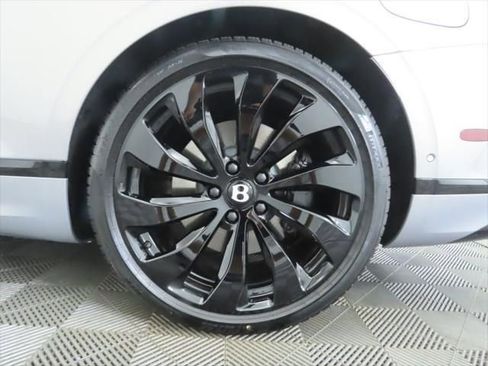 New 2025 Bentley Continental GTC image 37