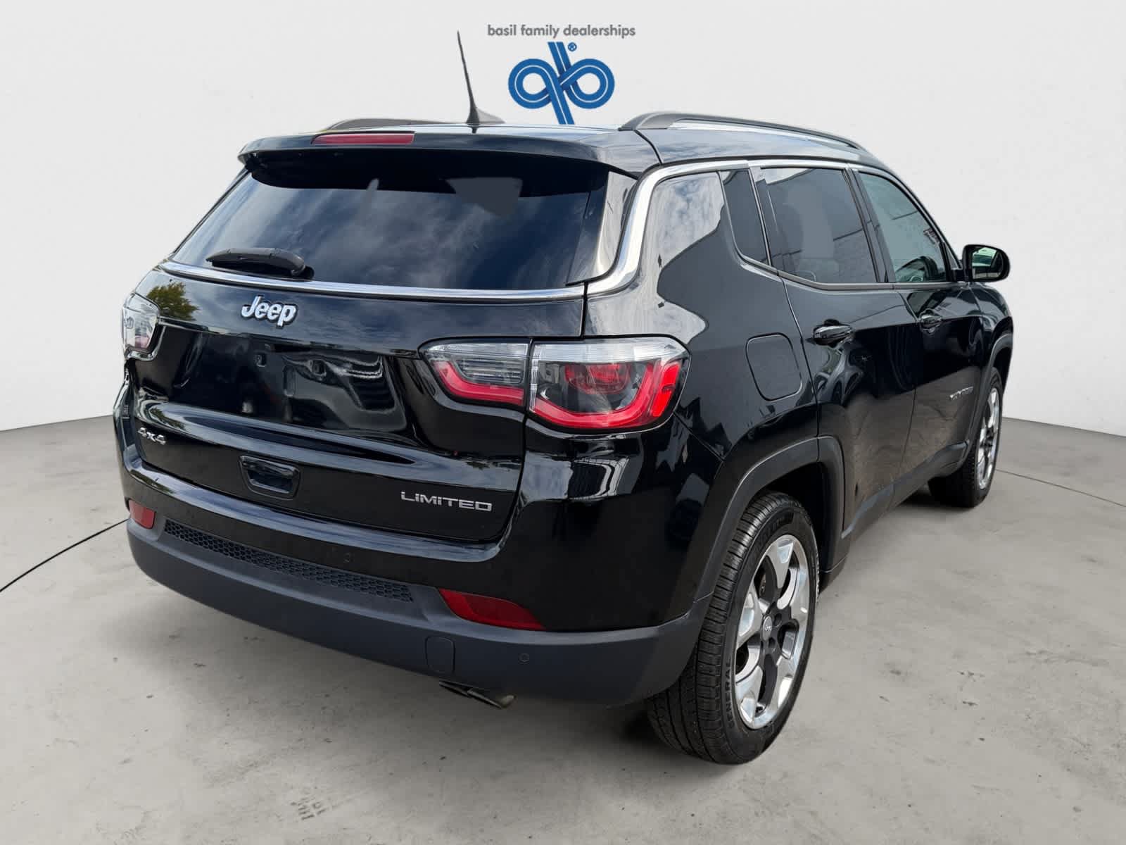 Used 2018 Jeep Compass Limited w/ Navigation Group AWD/4WD image 6